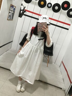 「オールホワイト」｜「アイテム（PC・スマホグッズ/家電）」を使った、こゝろさん（レディース・156cm）の夏コーディネート