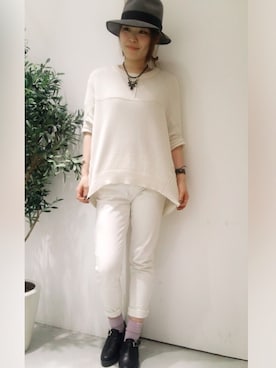 「RAY CASSIN（レイカズン）のスキニーデニムパンツ（デニムパンツ、ホワイト系）」を使った、CHINATSUさん（レディース・163cm）の冬コーディネート