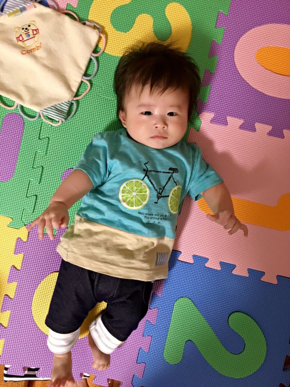 「おとこのこ、赤ちゃん、赤ちゃんコーデ、コンビミニ、Combi mini」｜「combiminiのアイテム（Tシャツ/カットソー、ブルー系）」を使った、rioさん（キッズ・80cm）の夏コーディネートの1枚目の写真