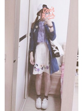 m♡さんの「裾刺しゅうスカート」を使ったコーディネート