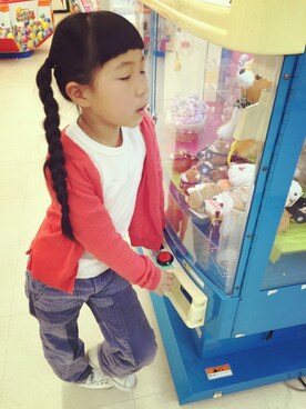 「GAP（ギャップ）のアイテム（カーディガン/ボレロ、レッド系）」を使った、ミニーさん（レディース）の春コーディネート