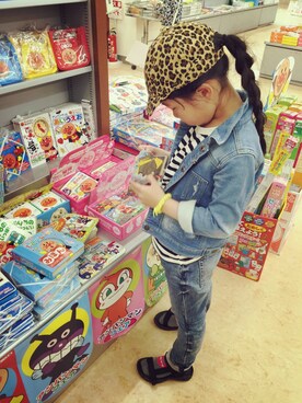 「BREEZE（ブリーズ）のアイテム（デニムジャケット、ブルー系）」を使った、ミニーさん（レディース）の春コーディネート