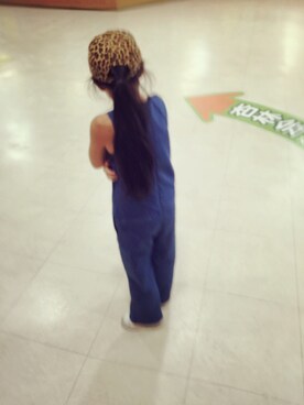 「petit main（プティマイン）のVネックオールインワン（つなぎ/オールインワン、ブルー系）」を使った、ミニーさん（レディース）の秋コーディネート