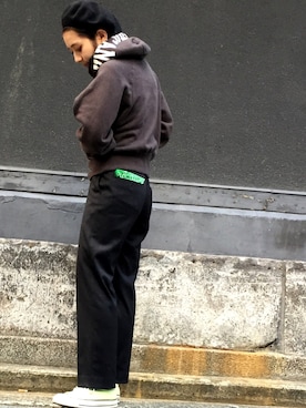 「BEAUTY&YOUTH UNITED ARROWS（ビューティーアンドユースユナイテッドアローズ）のBY ウォッシャブルテーパードパンツ -手洗い可能-о（その他パンツ、ブラック系）」を使った、Miyu Iwasakiさん（レディース・160cm）の秋コーディネート