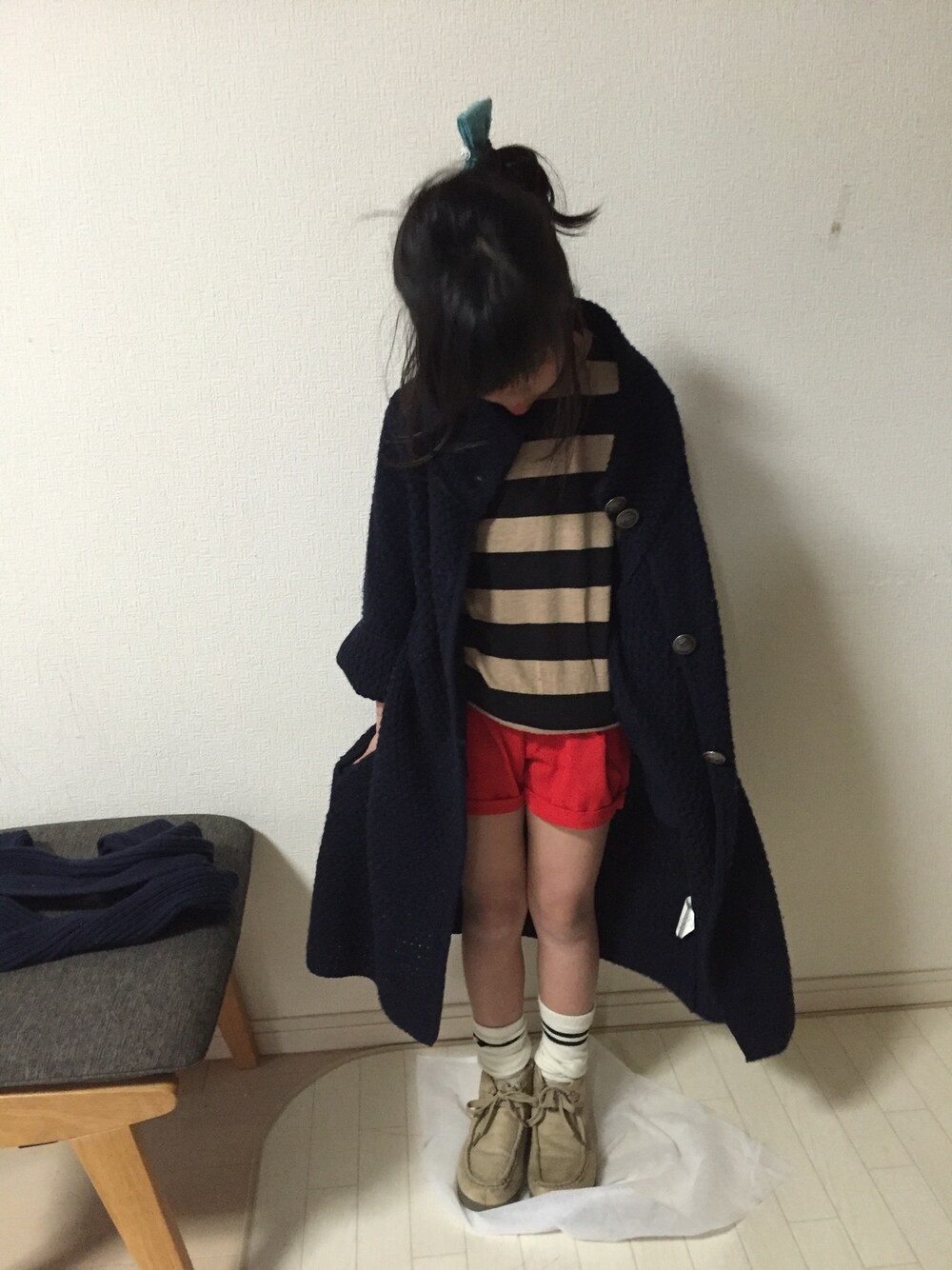 「marimekkoのアイテム（Tシャツ/カットソー、ブラウン系）」を使った、獅子舞さん（キッズ・126cm）の春コーディネートの1枚目の写真