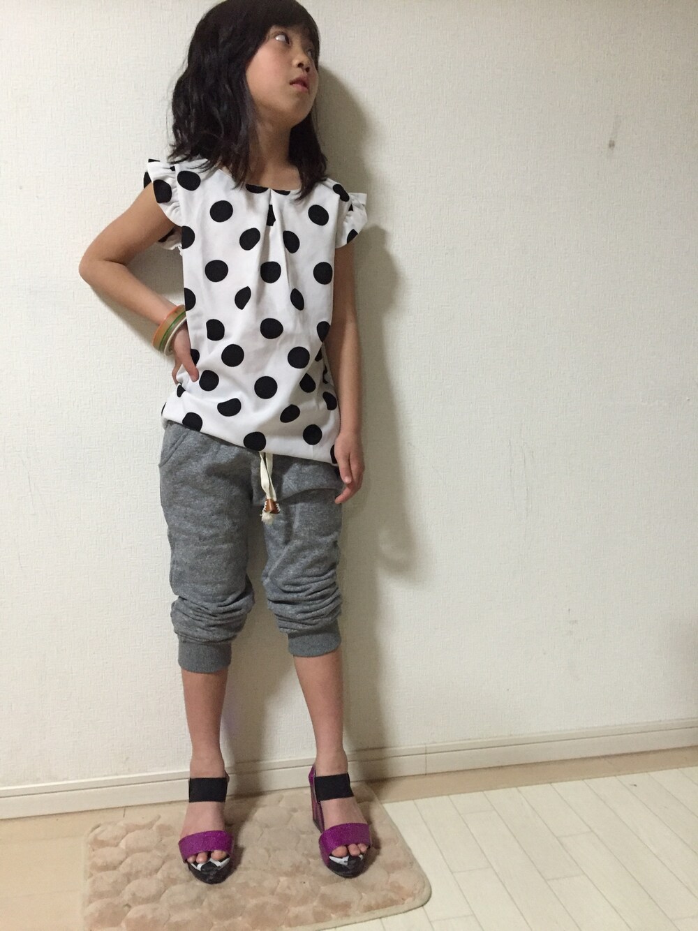 「no brandのアイテム（シャツ/ブラウス、ホワイト系）」を使った、獅子舞さん（キッズ・126cm）の春コーディネートの1枚目の写真