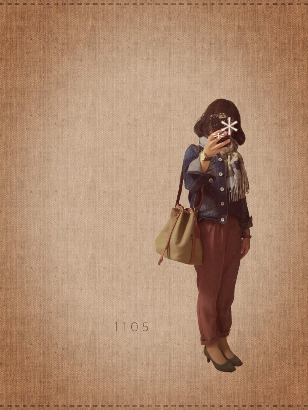 グリーン系のショルダーバッグ、レッド系のその他パンツ、ブラウン系のアナログ腕時計を着用したレディースの秋コーディネートの1枚目の写真