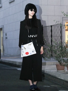 「MONKI（モンキ）のアイテム（バレエシューズ）」を使った、押方茉り加さん（レディース・175cm）の冬コーディネート