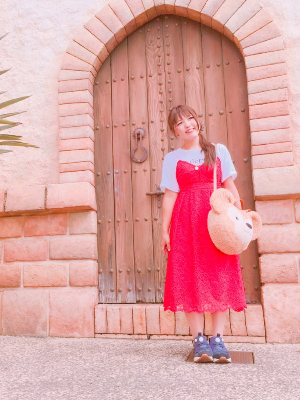 「ディズニー、disney、Duffy、おでかけ、スニーカー、レース」｜「Bershkaのアイテム（Tシャツ/カットソー、ホワイト系）」を使った、みちょんさん（レディース・153cm）の秋コーディネートの1枚目の写真