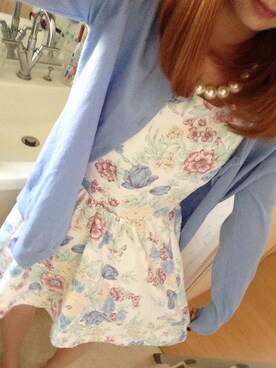 「dazzlin（ダズリン）のダズリンわんぴ（ワンピース、ホワイト系）」を使った、こじりさん（レディース・165cm）の春コーディネート