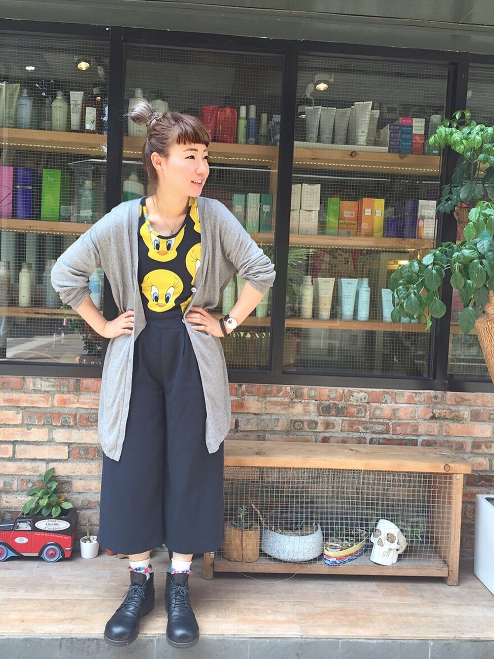 「lazy oaf、Tシャツ、Tokyo bopper、zampa、autumn、Sunnyday、hkgirl、秋のコーデ」｜「LAZY OAFのアイテム（Tシャツ/カットソー、イエロー系）」を使った、elppaKさん（レディース・161cm）の秋コーディネートの1枚目の写真