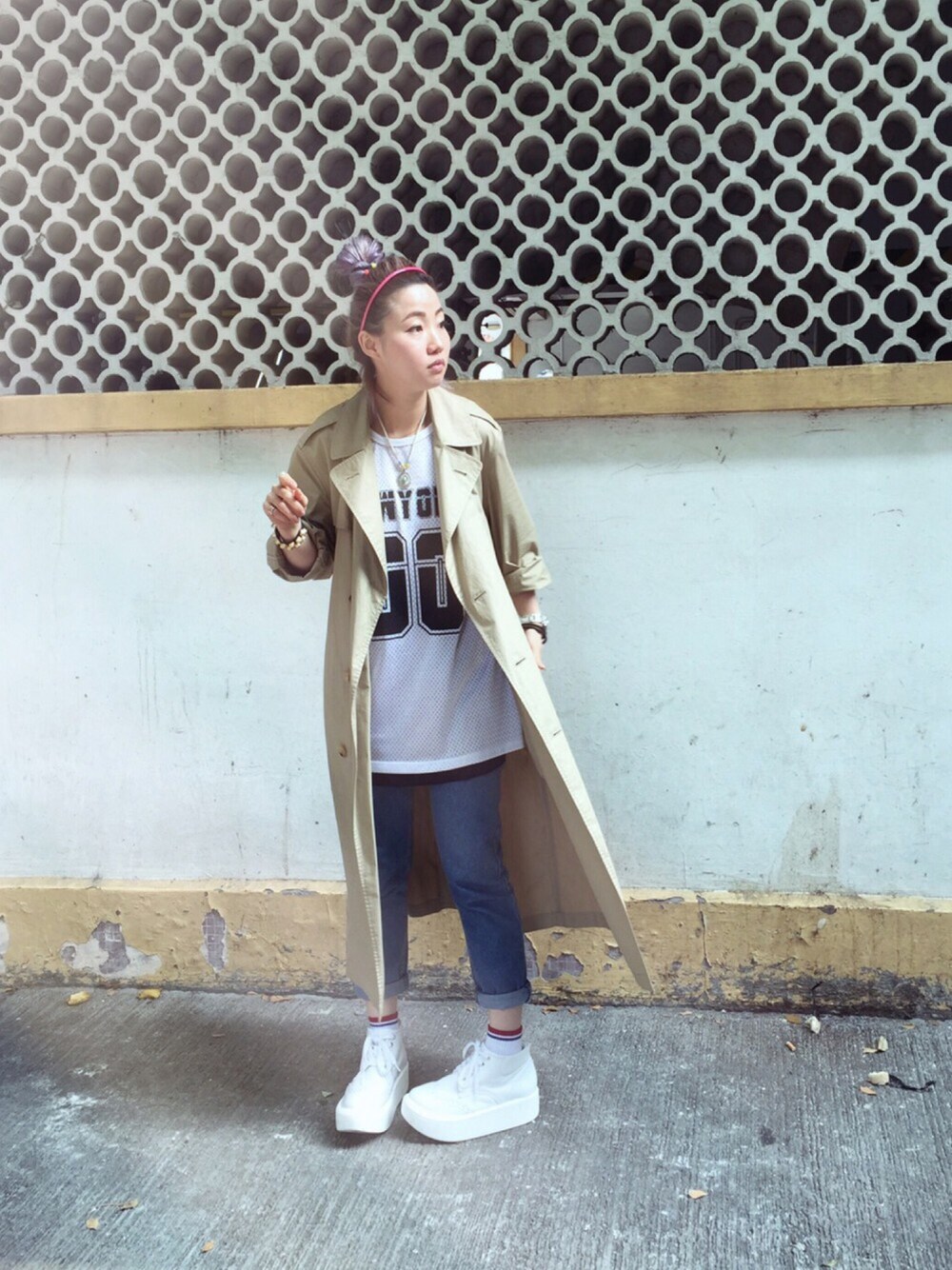 「Ralph Lauren、JOYRICH、Tokyo bopper、white、shoes」｜「RALPH LAURENのアイテム（トレンチコート、ベージュ系）」を使った、elppaKさん（レディース・161cm）の春コーディネートの1枚目の写真