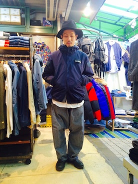 「アイテム（マウンテンパーカー、ブルー系）」を使った、SAKAZAKIさん（メンズ・167cm）の冬コーディネート