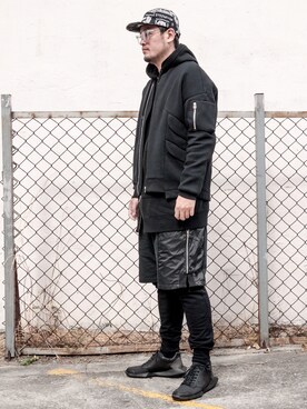 「HOLLYWOOD HEARTBREAKERのSide Zip Contrast Panels Sweat Short（パンツ、その他）」を使った、HOLLYWOODHEARTBREAKERさん（メンズ・180cm）の冬コーディネート