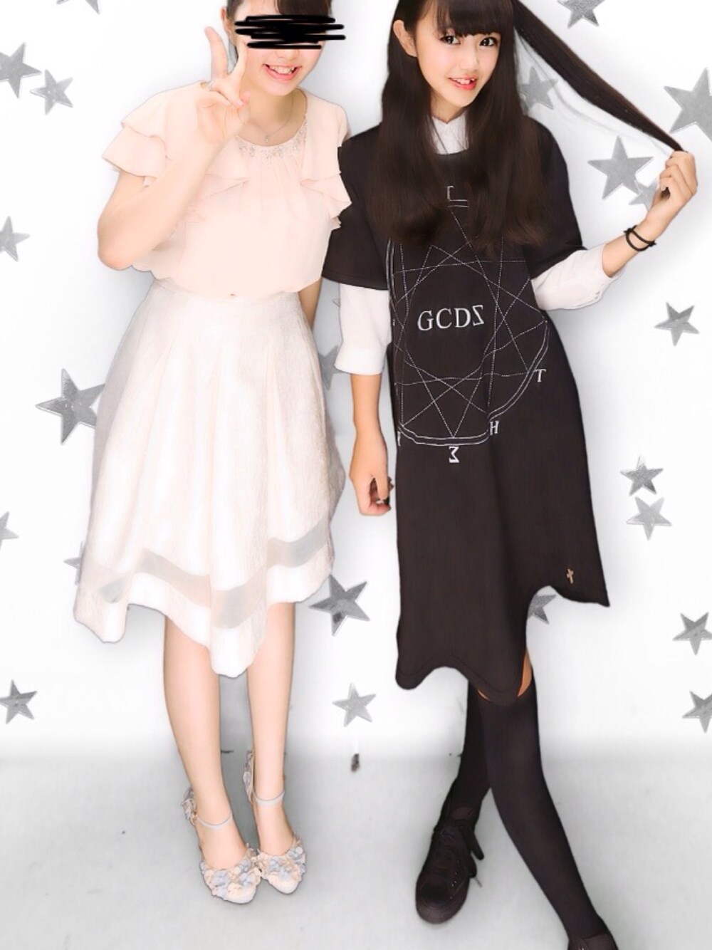 「黒、black、ロングTシャツ、襟付きトップス、襟」｜「CONVERSE ALL STARのアイテム（スニーカー、ブラック系）」を使った、cham.( 14 )さん（レディース・161cm）の夏コーディネートの1枚目の写真
