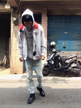 「FILA（フィラ）のアイテム（トレンチコート）」を使った、林韋丞さん（メンズ・174cm）の春コーディネート