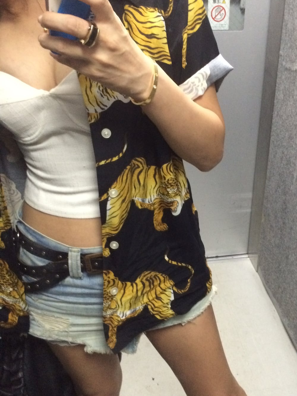 「WACKO MARIA 、aloha、holiday、アロハシャツ、murua、denim、Diesel、LastSummer」｜「WACKO MARIAのTIGER ALOHA SHIRT（シャツ/ブラウス、ブラック系）」を使った、woojaさん（レディース・160cm）の秋コーディネートの1枚目の写真