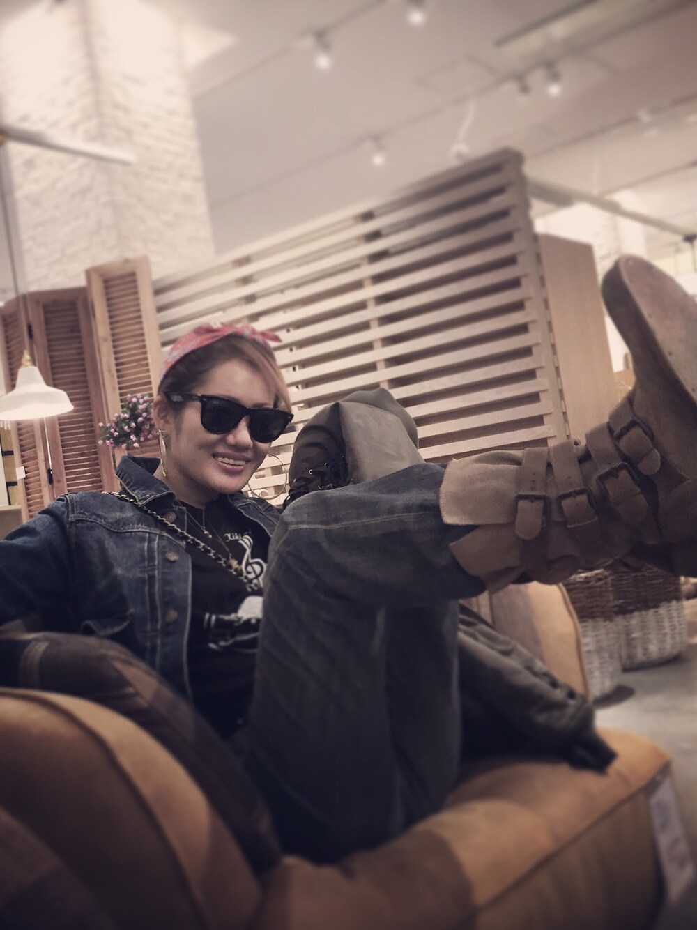 「50's、denim、バンダナ、ママコーデ」｜「Ungridのアイテム（デニムジャケット、その他）」を使った、woojaさん（レディース・160cm）の秋コーディネートの1枚目の写真