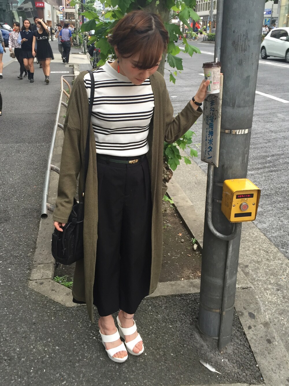 「SENSE OF PLACE by URBAN RESEARCHのアイテム（Tシャツ/カットソー、ホワイト系）」を使った、おさかなみっぴさん（レディース・155cm）の春コーディネートの1枚目の写真