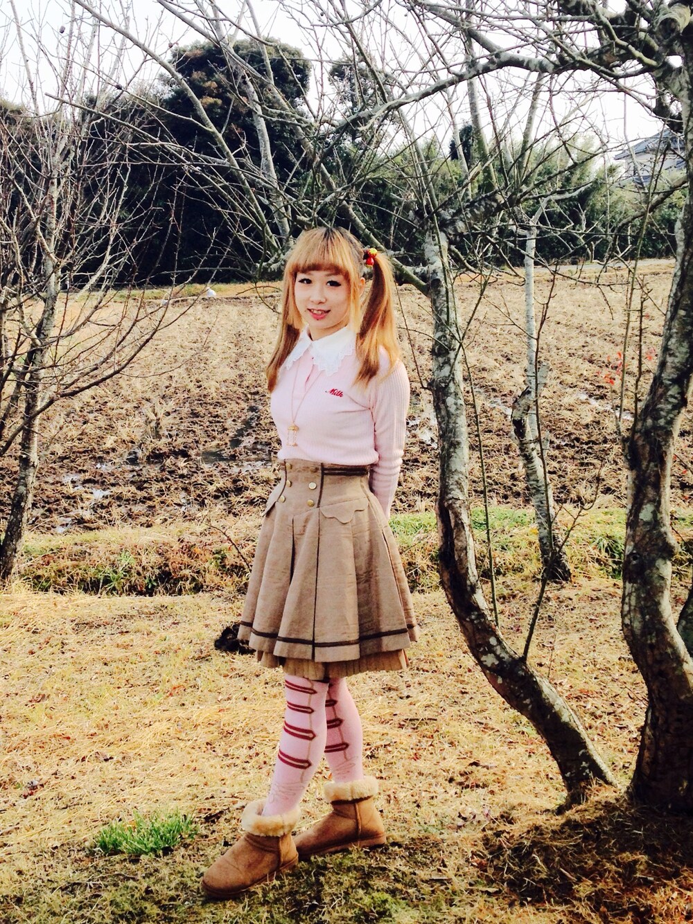 「ロリータ、milk、Angelic Pretty、BABY, THE STARS SHINE BRIGHT、フェイクムートン、ツインテール、女の子、休日スタイル、WEGO、帰省」｜「MILKのアイテム（Tシャツ/カットソー、ピンク系）」を使った、鈴木りぇさん（レディース・156cm）の冬コーディネートの1枚目の写真