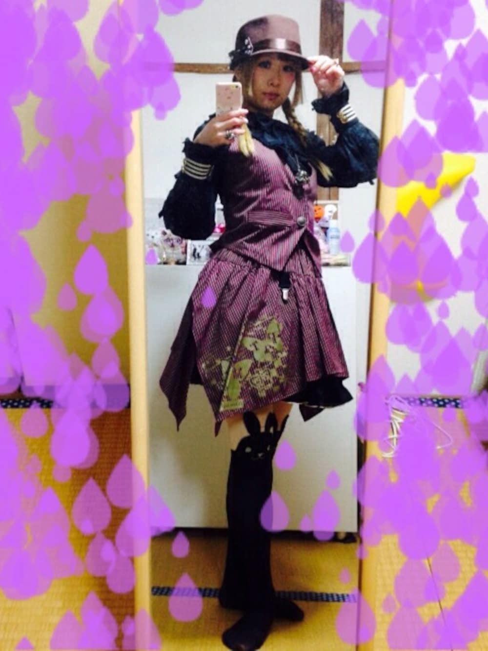 「眼鏡、帽子、帽子×メガネ、女子会、同窓会、セットアップ、レジメンタル、王子様コーデ、ブラウン、原宿」｜「PUTUMAYOのアイテム（ベスト、ブラウン系）」を使った、鈴木りぇさん（レディース・156cm）の冬コーディネートの1枚目の写真