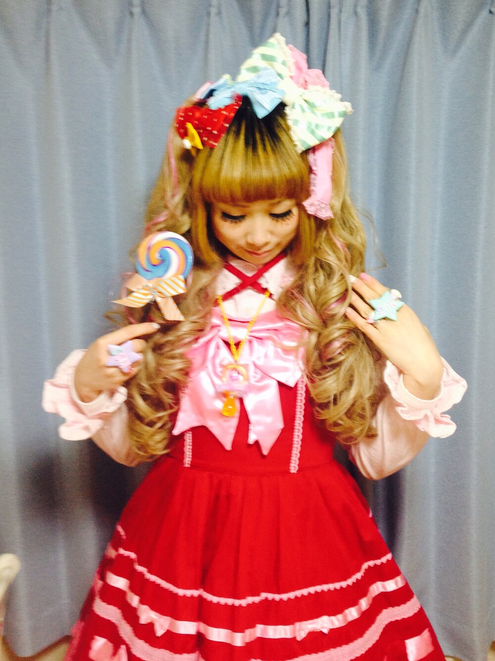 「ロリータ、ロリィタ、甘め、デコラティブ、派手、原宿、ウィッグ、harajuku、Kawaii、lolita」｜「Angelic Prettyのアイテム（ワンピース、レッド系）」を使った、鈴木りぇさん（レディース・156cm）の冬コーディネートの1枚目の写真