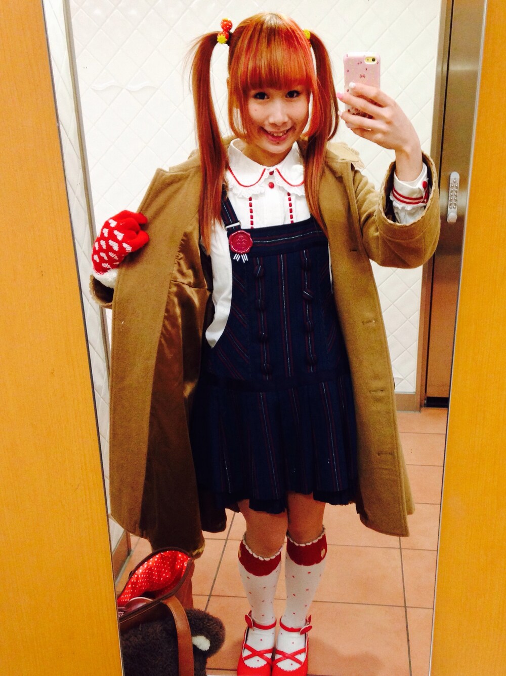 「グリーン、赤、スクールガール、ロリータ、ツインテール、女の子、lolita、Japan、harajuku、Kawaii」｜「Angelic Prettyのアイテム（サロペット/オーバーオール、グリーン系）」を使った、鈴木りぇさん（レディース・156cm）の冬コーディネートの1枚目の写真