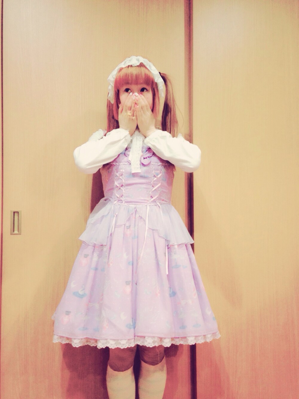 「Japan、harajuku、lolita、Kawaii、青文字系、原宿、ロリータ、女の子、ラベンダー、ジャンパースカート」｜「Angelic Prettyのアイテム（ワンピース、パープル系）」を使った、鈴木りぇさん（レディース・156cm）の冬コーディネートの1枚目の写真