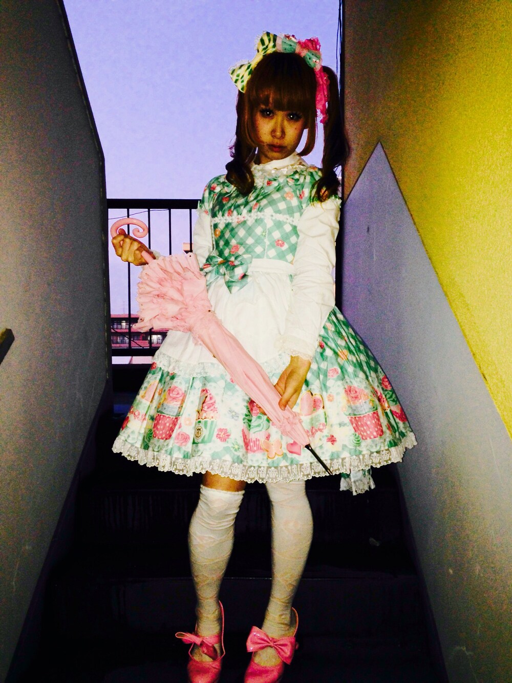 「ロリータ、原宿、青文字系、harajuku、lolita、女の子、グリーン、かわいい、ワンピース、Japan」｜「Angelic Prettyのアイテム（ワンピース、グリーン系）」を使った、鈴木りぇさん（レディース・156cm）の冬コーディネートの1枚目の写真
