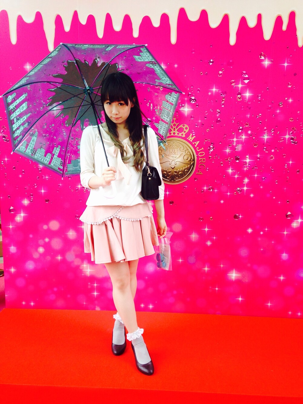 「イベント、原宿、メイクアップ、傘、モデル、harajuku、model、girl、Cute、おしゃれ」｜「MAJOLICAMAJORCAのアイテム（長傘、グリーン系）」を使った、鈴木りぇさん（レディース・156cm）の夏コーディネートの1枚目の写真