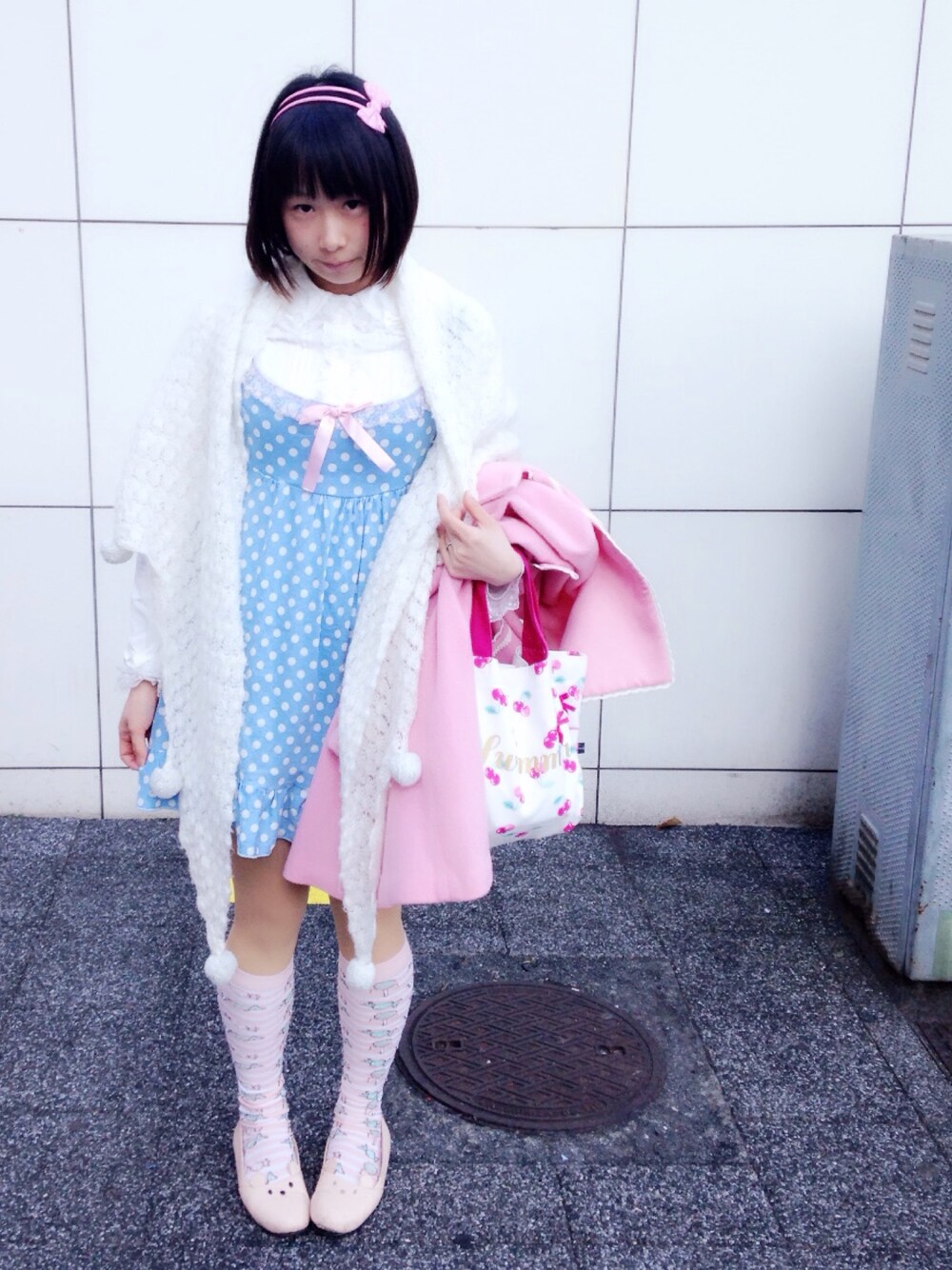 「harajuku、Kawaii、女の子、原宿、青文字系、フォロワー募集、ゆめかわいい、はろかわ、かわいい、ボブ」｜「6%DOKIDOKIのアイテム（カチューシャ、ピンク系）」を使った、鈴木りぇさん（レディース・156cm）の冬コーディネートの1枚目の写真