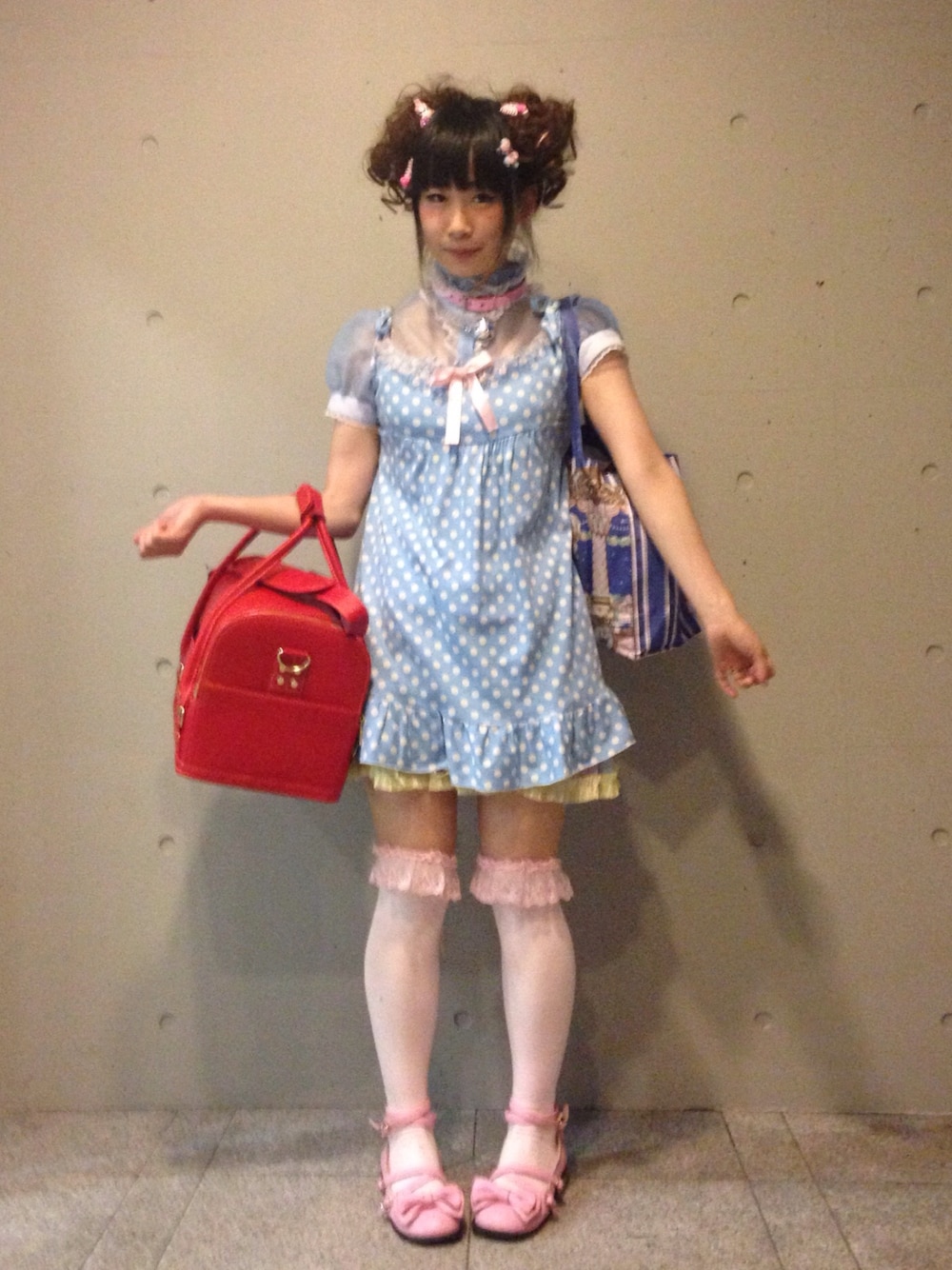 「カジュアル、夏コーデ、summer、outfit、プチプラ、ラクチンコーデ、ジャンパースカート、水玉、かわいい、出張」｜「Nile PERCHのアイテム（ワンピース、ブルー系）」を使った、鈴木りぇさん（レディース・156cm）の夏コーディネートの1枚目の写真