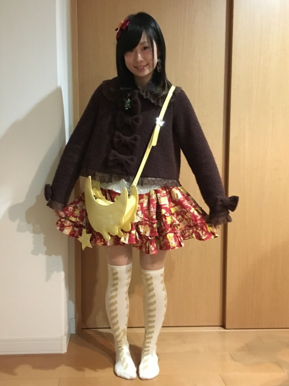 「もこもこ、休日スタイル、outfit、クリスマス、赤、柄物、ロリータ、Japan、Xmas、クリスマスカラー」｜「BABY,THE STARS SHINE BRIGHTのアイテム（その他アウター、ブラウン系）」を使った、鈴木りぇさん（レディース・156cm）の冬コーディネートの1枚目の写真