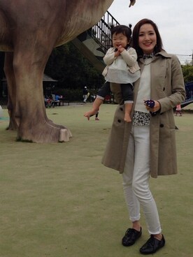 「H&M（エイチ・アンド・エム）のアイテム（その他パンツ、ホワイト系）」を使った、玲実さん（レディース・172cm）の春コーディネート