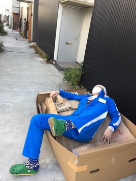 「アイテム（その他アウター）」を使った、塚田金次さん（メンズ・178cm・20代）の春コーディネート