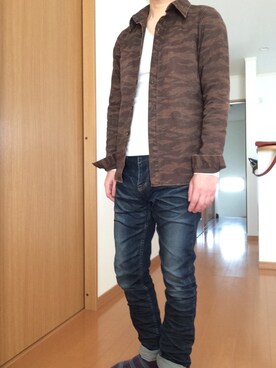 「JACKROSE（ジャックローズ）のハイパーストレッチスタンダード加工デニム（デニムパンツ）」を使った、あっきーさん（メンズ・165cm）の春コーディネート