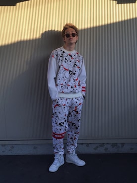 「JOYRICH」｜「アイテム（スウェット）」を使った、セイヤナガイさん（メンズ・177cm）の春コーディネート