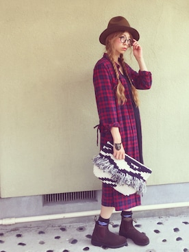 「アイテム（シャツワンピース、レッド系）」を使った、ちばのぞみ。さん（レディース・165cm）の秋コーディネート