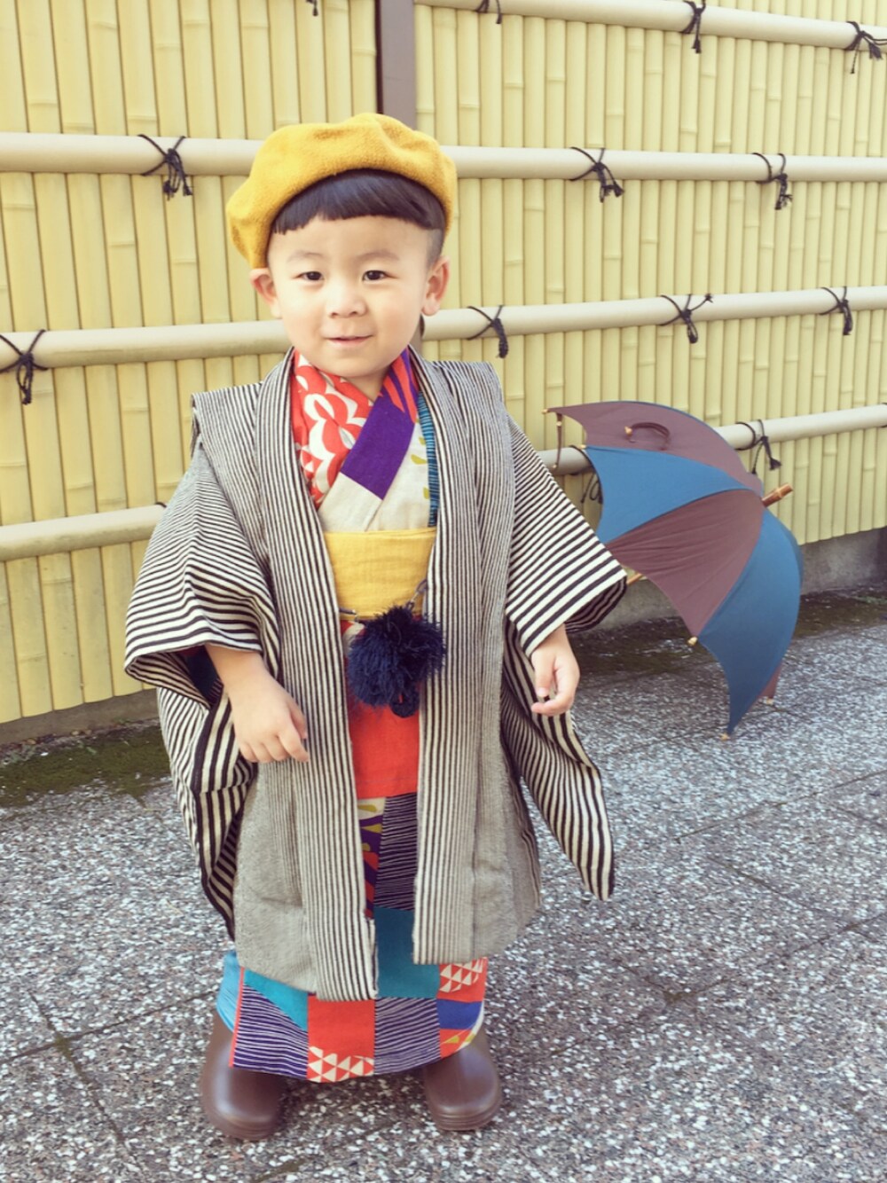 「七五三、秋のコーデ、カジュアル、休日スタイル、キッズファッション、男の子、プチプラ」｜「b・ROOMのマリン風レインブーツ（レインシューズ、ブラウン系）」を使った、ちばのぞみ。さん（キッズ・80cm）の秋コーディネートの1枚目の写真