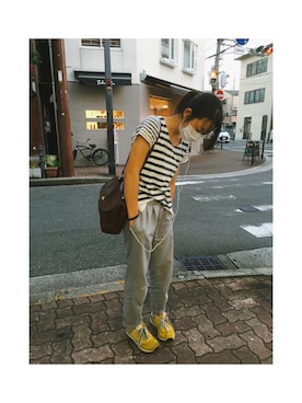 「アイテム（スニーカー、イエロー系）」を使った、凜果さん（レディース・161cm）の夏コーディネート