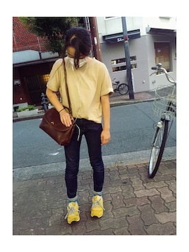 「アイテム（スニーカー、イエロー系）」を使った、凜果さん（レディース・161cm）の夏コーディネート