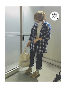 「アイテム（スニーカー、イエロー系）」を使った、凜果さん（レディース・161cm）の秋コーディネート