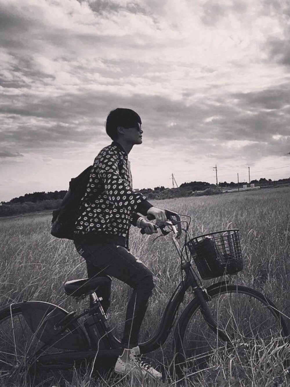 「blue、jacket 、liyuchun、Cartier、China、bicycle」｜「Markus Lupfer のアイテム（モッズコート、ブルー系）」を使った、李宇春'wearさん（レディース・176cm）の冬コーディネートの1枚目の写真