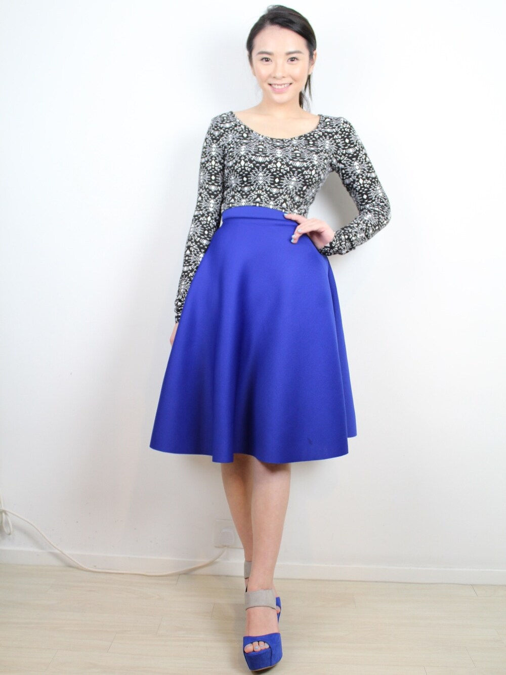 「croptop」｜「H&Mのアイテム（その他トップス、ブラック系）」を使った、Josephine Chowさん（レディース・163cm）の夏コーディネートの1枚目の写真