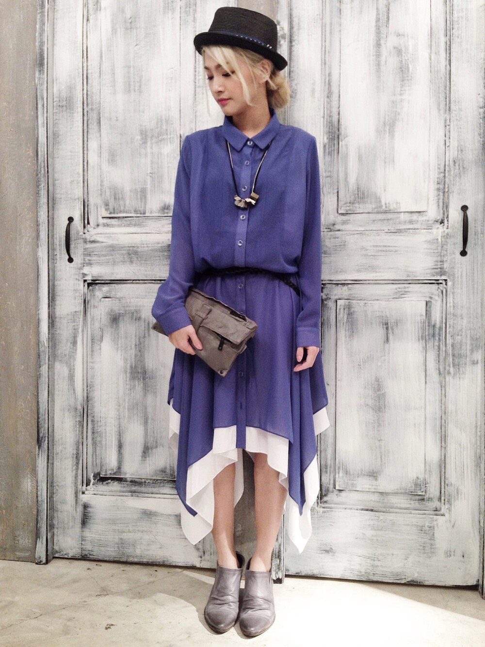 「blue、hat、dress、onepiece、clutchbag、leather、girl、spring、hkgirl」｜「ROCOCOのアイテム（シャツワンピース、ブルー系）」を使った、Enidlamさん（レディース・155cm）の春コーディネートの1枚目の写真
