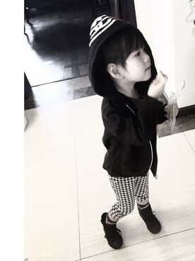 「STUSSY（ステューシー）のアイテム（ジャケット/アウター）」を使った、Amelieさん（キッズ・90cm）の秋コーディネート