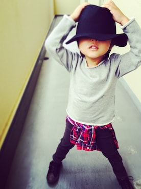 「CIAOPANIC TYPY（チャオパニックティピー）のKIDS カットオフクルースウェット（Tシャツ/カットソー、グレー系）」を使った、shoma(mei)さん（キッズ・120cm）の秋コーディネート