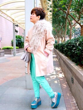 「アイテム（クラッチバッグ、グレー系）」を使った、Abbyさん（レディース・157cm）の冬コーディネート