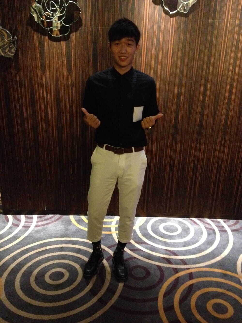 「UNIQLO、Dr.Martens、happysocks」｜「atmos/atmos girlsのDr.Martens 1461 3EYE SHOE [ドクターマーチン 1461 3アイ シューズ]（ブーツ、ブラック系）」を使った、daiさん（メンズ・177cm）の夏コーディネートの1枚目の写真