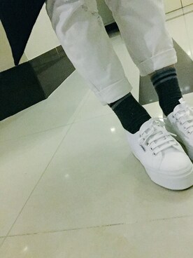「SUPERGA（スペルガ）のアイテム（シューズ）」を使った、Min Yinさん（レディース・157cm）の冬コーディネート